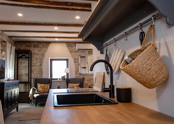 Anima Genovese - Old Town - Sea View * Ρόβινι